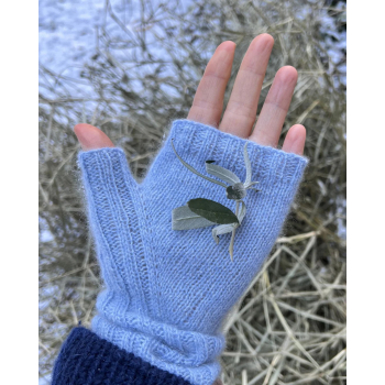 Wzór Borgan Fingerless Mittens - Kit Couture
