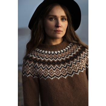 Unfolding Landscapes - 17 Knits for the Road